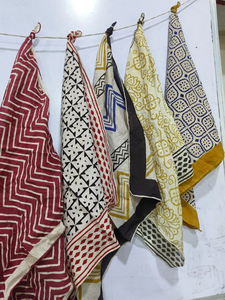 Pañuelo Cuadrado Étnico de Algodón Hecho a Mano, Estampado a Bloque, Set de Pañuelo para el Cuello y Corbata, Ideal para el Verano, Regalo para San Valentín - Product Image 3