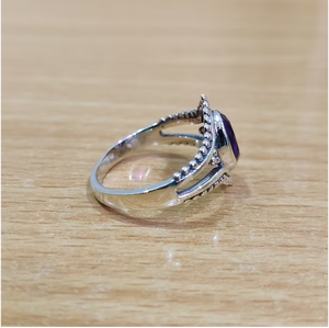 Bague de luxe en argent sterling 925 avec améthyste taille ovale et anneau fendu - Cadre perlé texturé fin, bijou de soirée cocktail - Product Image 3