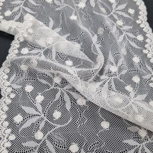 Cinta de Encaje Elástico Bicolor Floral Berry de 20cm, Ligera, de Nylon, Spandex y Rayón, Tejido de Punto por Urdimbre, para Vestidos de Novia, Lencería y Prendas de Vestir - Product Image 1