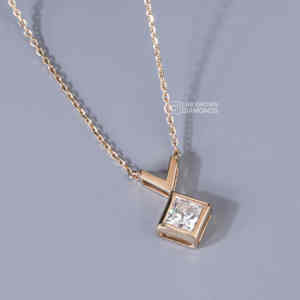 Colgante de Diamante Cultivado en Laboratorio con Corte Princesa, Plata de Ley S925, Chapado en Oro Amarillo, Piedra Única de Lujo, Claridad EF, para Mujer - Product Image 3