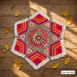 Tapis Rangoli traditionnel en coton avec motif pompon rose, orange et blanc pour la décoration de mariage et de festival - Product Image 4
