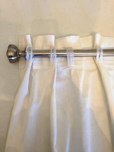 Support de rideau en acrylique fabriqué à la main avec un attrait de luxe et une force de support de tringle à rideau fiable - Product Image 5