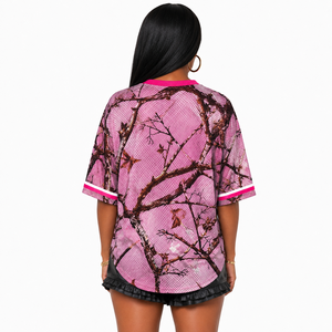 Camiseta de Fútbol Americano Unisex con Estampado de Camuflaje Rosa, Estilo Vintage, Hombros Caídos, Personalizable con Gráficos - Product Image 3