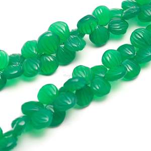 ลูกปัดหินออนิกซ์สีเขียวธรรมชาติแกะสลักทรงเปลือกหอย เจาะรูด้านข้าง ขนาด 9-10 มม. ลูกปัดออนิกซ์สีเขียวแกะสลักด้วยมือ สำหรับทำเครื่องประดับและขายส่ง - Product Image 4