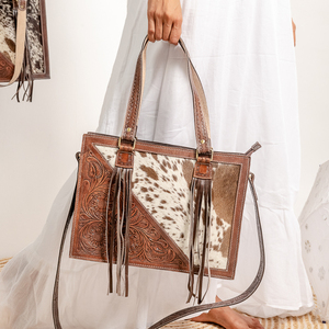 Nuevo Bolso de Hombro Bohemio de Cuero Genuino con Tallado Floral Hecho a Mano, de Alta Calidad, Impermeable, con Flecos de Piel de Vaca Auténtica - Product Image 1