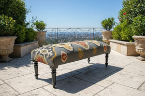 Banco Kilim Hecho a Mano con Lana y Yute, con Patas de Madera Maciza |   Banco otomano tapizado, mueble hecho a mano, banco otomano, banco para dormitorio - Product Image 3