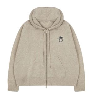 Sweat à capuche zippé en tricot beige avec emblème – Confortable et élégant pour hommes et femmes, idéal pour le quotidien et les tenues décontractées - Product Image 1