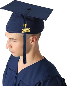 Conjunto de toga, birrete y borla mate para graduación 2026 para escuelas secundarias y licenciaturas. Instrucciones de cuidado: Lavado a máquina, solo limpieza en seco. - Product Image 2