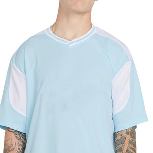 Camiseta de manga corta con cuello en V para hombre, en bloques de color azul claro y blanco, de corte regular, estilo casual, tejida, transpirable, de algodón. - Product Image 5