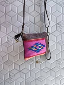 Nouvel Arrivage Sac à Main Léger Marron Jacquard pour Femme avec Fermeture Éclair, Sac Bandoulière Élégant Motif Couverture de Selle Aztec et Lettres - Product Image 3