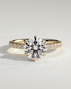 แหวนเพชรเม็ดเดี่ยวทรงกลม 3.5 กะรัต ทองคำแท้ 14K เพชรเพาะเลี้ยงในห้องปฏิบัติการ ฝังแบบ 6 กรงเล็บ ประดับเพชรแบบพาเว่ E VVS2 พร้อมวงแหวนซ่อนแบบฮาโล ดีไซน์หรูหราสำหรับเจ้าสาว ปี 2026 - Product Image 1