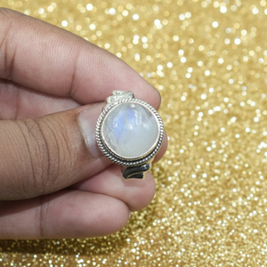 แหวนเงินแท้ 925 ทำมือ ประดับมูนสโตนทรงกลมแบบคาโบชอง สไตล์โบฮีเมียน วินเทจ เครื่องประดับสำหรับผู้หญิง ของขวัญสำหรับผู้หญิง ผู้ชาย และพี่สาว - Product Image 2