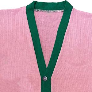 Vente en gros de pulls en tricot brodés personnalisés pour femmes cardigan de couleur à col en V de style universitaire pull en tricot à motifs - Product Image 2