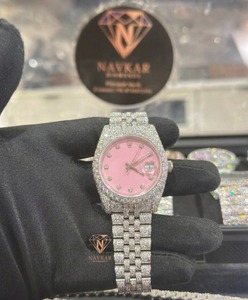 Reloj de Diamantes Moissanite de Corte Redondo con Diseño de Lujo, Accesorio de Moda de Lujo para Uso Diario, Disponible para la Venta - Product Image 3