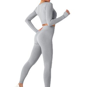 Ensemble Athlétique Haute Performance : Haut Sans Coutures à Manches Longues et Legging de Fitness Taille Haute Gris - Product Image 3