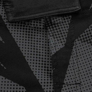 Shorts MMA de haute qualité et confortables pour hommes, fabriqués au Pakistan, en Spandex/Polyester, légers, respirants et à séchage rapide - Product Image 3