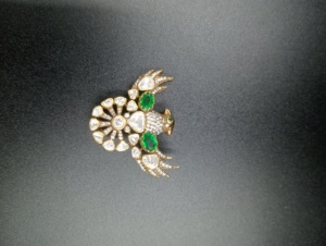 Animal Shape <b>Gold</b> Plated Brooch with Moissanite and Green Stones for Women Wedding Unisex Party Jewelry Accessory - Product Image 3