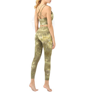 Ensemble de yoga dynamique conçu pour les mouvements actifs, avec des matériaux respirants pour l'entraînement, la course à pied et les séances de yoga - Product Image 4