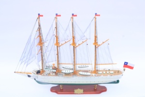 Maqueta de Barco de Vela de Madera Hecha a Mano - Buque de Entrenamiento de 4 Mástiles, Modelo a Escala para Decoración de Hogar u Oficina, Esmeralda - Product Image 2