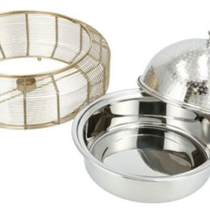Magnifique réchaud en argent martelé présenté sur un support ouvert en fil doré avec couvercle en dôme, idéal pour les grands événements et les mariages - Product Image 6