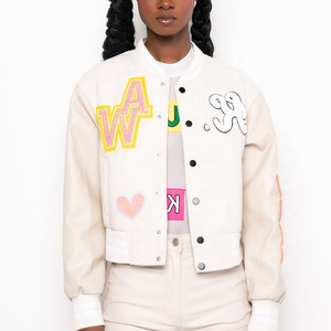 Chaqueta Varsity de Mezclilla Unisex Personalizada, Diseño de Parches Bordados en Satén de Seda, Forro de Poliéster/Algodón, Estilo Color Block - Venta al Por Mayor - Product Image 4