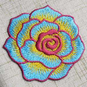 Patch brodé à motif floral en tissu sergé, différentes couleurs, personnalisable, matière douce, dernier design, nouveaux patchs brodés - Product Image 6