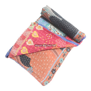 Magnifique couverture Kantha réversible, artisanat bohème recyclé, couvertures Kantha d'hiver, couvertures indiennes réversibles cousues à la main, lourde, ancienne - Product Image 1