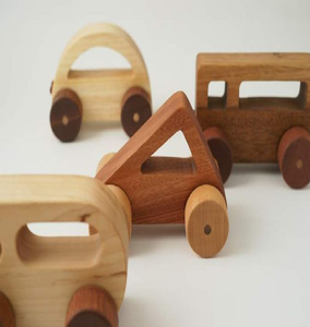 Colección de coches y trenes de madera minimalistas con ruedas de desplazamiento suave. Disponible a precios de mayorista. - Product Image 6