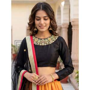 Ensemble de lehenga en soie à imprimé floral avec chemisier pour femmes - Product Image 2