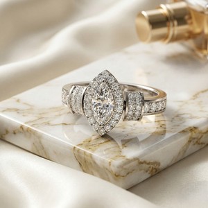 แหวนทอง 14k ประดับเพชรทรงมาร์คีส์ 1.05 กะรัต สี E พร้อมใบรับรอง ประดับด้วยวงแหวนทรงเหลี่ยม - Product Image 1