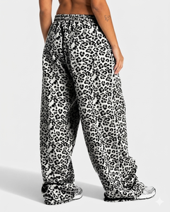 Custom <b>White</b> & Black Leopard Print Women <b>Tracksuit</b> Set Oversized Breathable Pullover Contrast Lining Hoodie & Jogger For Women's - Product Image 6