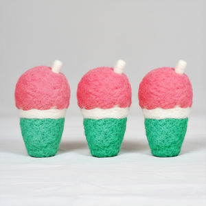 Jouet en feutre de laine fait main pour enfants, en forme de crème glacée - Jouets d'imitation en feutre de haute qualité - Product Image 1