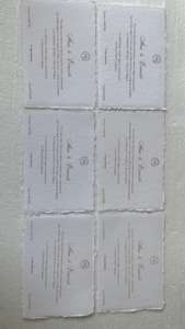 การ์ดเชิญงานแต่งงานแบบเรียบง่ายขอบกระดาษตัดด้วยมือ กระดาษคอตตอนหรูหราสั่งทำพิเศษ เป็นมิตรกับสิ่งแวดล้อม พิมพ์ลายด้วยระบบถ่ายโอนความร้อน - Product Image 4