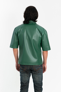 เสื้อเชิ้ตผู้ชายสีเขียวเข้ม หนัง PU แขนสั้น ปกคอปกตั้ง ติดกระดุม มีกระเป๋าหน้า ระบายอากาศ แห้งเร็ว เป็นมิตรกับสิ่งแวดล้อม - Product Image 5