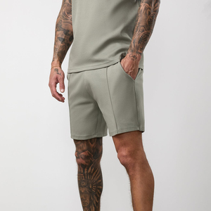 Pantalones Cortos Bermuda de Poliéster para Hombre, Color Sólido, Cintura Media, Elásticos, Transpirables, Estilo Casual con Bolsillos - Product Image 1