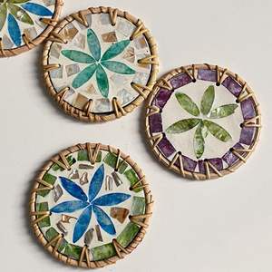 Diseño clásico con incrustaciones de nácar, posavasos de bambú y ratán tejidos a mano, sostenibles y de alta calidad, para decoración de mesa en el hogar u oficina. - Product Image 2