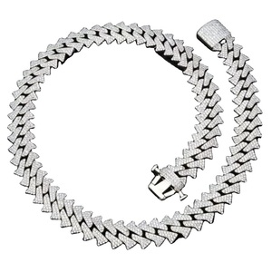 สร้อยคอฮิปฮอปแบบ Cuban Link หรูหราประดับเพชร Moissanite เกรด VVS เงินแท้ 925 รับรองโดย GRA พร้อมสลักโลโก้ตามสั่ง ขายส่ง - Product Image 4