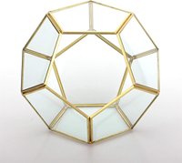 Support à bougie géométrique en laiton avec panneaux en verre pour la décoration de la maison