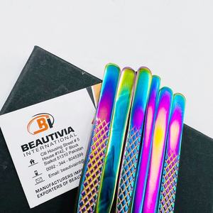 แหนบปลายขนตาพลาสติกสีรุ้งแบบปรับแต่งโลโก้ได้ตามต้องการ - Product Image 3