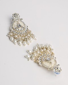 Pendientes de Perlas de Imitación Blancas, Estilo Chandbali, Florales Tradicionales, Chapados en Oro, Étnicos, Hechos a Mano, con Circonitas y Moti, para Boda - Product Image 4
