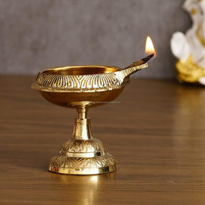 Diya decorativo de latón para Puja | Decoración del templo del hogar | Decoración de Diwali - Product Image 4