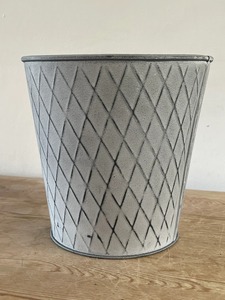 Maceta Galvanizada de Calidad Premium, Perfecta para Flores, Hierbas, Suculentas y Decoración Moderna de Jardines y Hogares, Venta al por Mayor desde India - Product Image 1