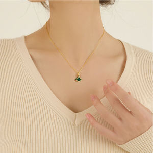Collier Classique en Or Plaqué 14K pour Femme AMBER JEWELS, Forme d'Éventail Fantaisie, Diamant Cultivé en Laboratoire Certifié IGI, Luxe pour un Usage Quotidien - Product Image 5