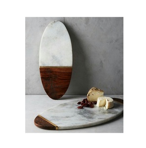 Planche à découper élégante en marbre pour comptoir de cuisine et table à manger - Product Image 4