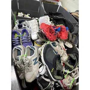 Chaqueta Acolchada de Plumas de Pato y Ganso Auténticas Coreanas Usadas Yoursup, Modelo A-U-T-PA, Fardo de 100 kg, Video Verificado Transparente, Exportación al por Mayor - Product Image 1