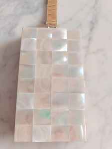 Pochette artisanale en nacre avec poignée en laiton, sac de mariage de luxe en nacre, coquillage naturel - Product Image 3