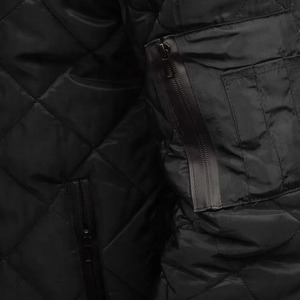 Veste matelassée pour homme, conçue avec une isolation légère et une construction résistante au vent. - Product Image 6