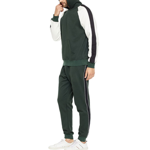Conjunto Deportivo Clásico para Hombre con Apariencia Elegante, Costuras Duraderas y Sensación Cómoda para Entrenamiento y Ejercicio - Product Image 3