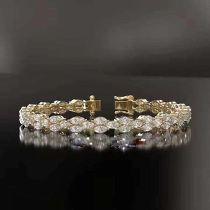 Bracelet en Moissanite de Qualité Supérieure, Bijou de Luxe Scintillant et Tendance, Idéal pour Hommes et Femmes, Disponible à la Vente - Product Image 2