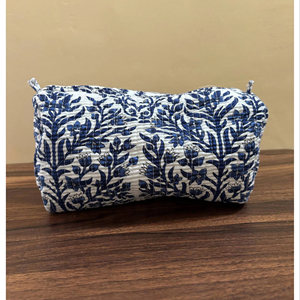 Vintage Cotton Quilted Letter Print Zipper Closure Lightweight Eco-Friendly <b>Small</b> Capacity Cosmetic Bag for Travel & Daily Use - Product Image 1